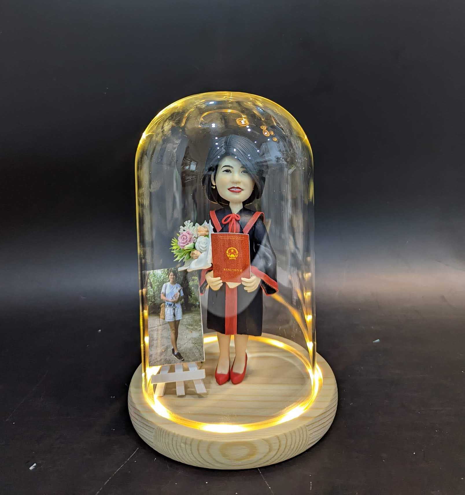 Tượng tốt nghiệp 2022